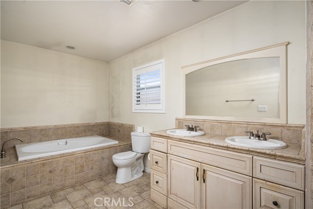 23040 Saticoy Street, Canoga Park CA: https://media.crmls.org/medias/90a2f4a8-4b04-45ce-ad9c-23f155ddd031.jpg