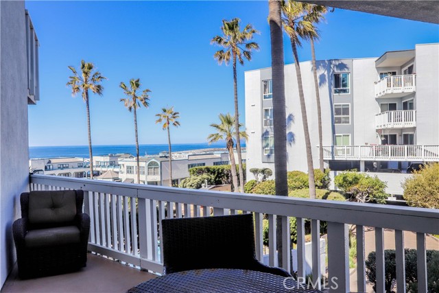 640 The Village, Redondo Beach, California 90277, 1 Bedroom Bedrooms, ,1 BathroomBathrooms,Residential,Sold,The Village,SB23035725