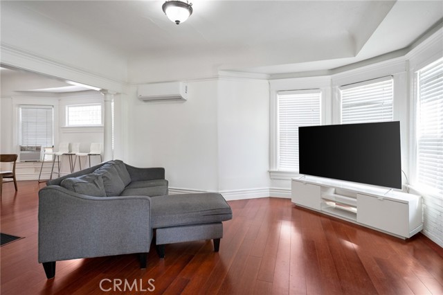 Detail Gallery Image 10 of 47 For 1251 N Commonwealth, Los Angeles,  CA 90029 - – Beds | – Baths