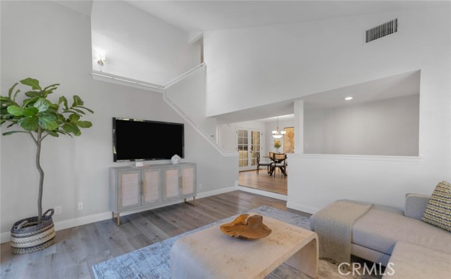 Detail Gallery Image 4 of 30 For 1202 Monte Sereno Dr, Thousand Oaks,  CA 91360 - 2 Beds | 2/1 Baths