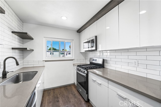 Detail Gallery Image 1 of 20 For 7135 Coldwater Canyon Ave #16,  North Hollywood,  CA 91605 - 2 Beds | 1 Baths