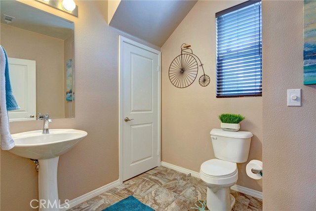 Detail Gallery Image 22 of 31 For 12001 Rock Creek Ct, Hawthorne,  CA 90250 - 4 Beds | 3 Baths