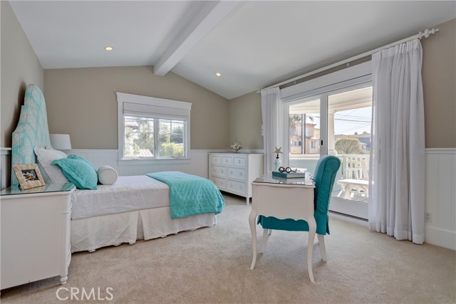 Detail Gallery Image 25 of 36 For 2603 Laurel Ave, Manhattan Beach,  CA 90266 - 5 Beds | 4/1 Baths
