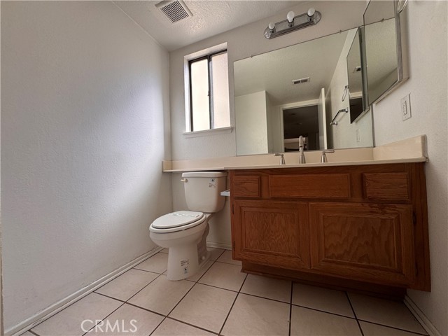 Detail Gallery Image 10 of 44 For 4546 Grandview Dr, Palmdale,  CA 93551 - 3 Beds | 3 Baths