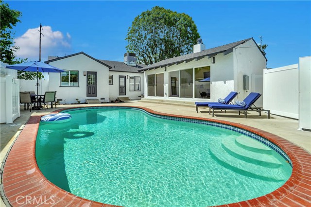 Detail Gallery Image 21 of 23 For 6438 Lindley Ave, Reseda,  CA 91335 - 4 Beds | 3 Baths