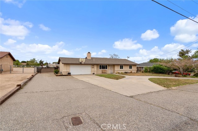 Detail Gallery Image 3 of 37 For 18250 Preston St, Hesperia,  CA 92345 - 3 Beds | 2 Baths