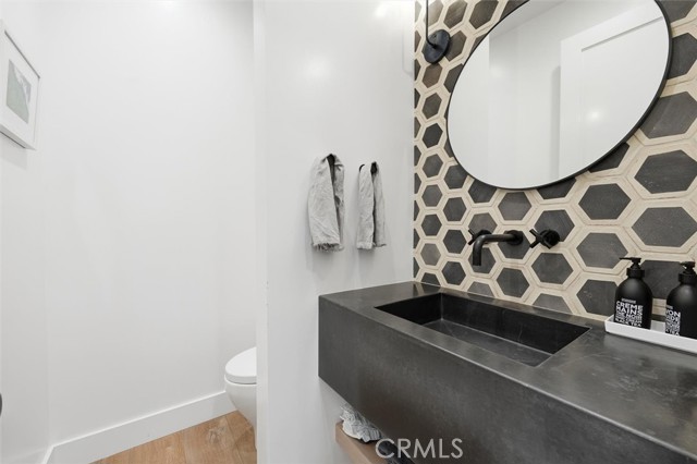 Detail Gallery Image 22 of 38 For 2848 Carob, Newport Beach,  CA 92660 - 5 Beds | 4/1 Baths