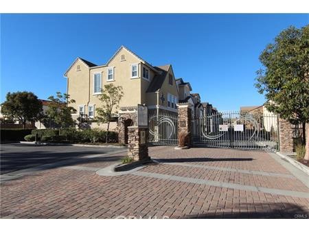 Detail Gallery Image 3 of 9 For 2889 Plaza Del Amo #125,  Torrance,  CA 90503 - 4 Beds | 3 Baths