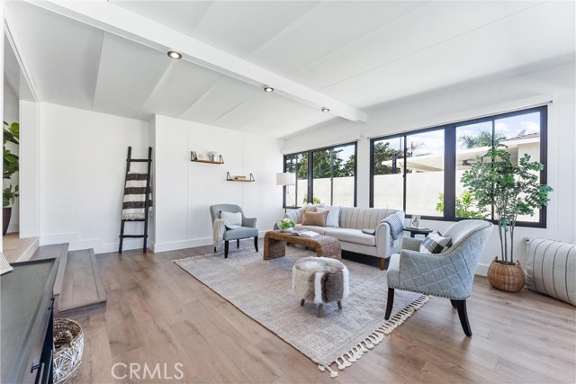 18011 Theodora Drive, Tustin CA: https://media.crmls.org/medias/90a908da-5527-4cb0-800d-46f1dbba59e2.jpg