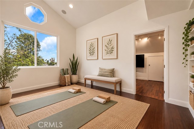 22401 Baltar Street photo 29