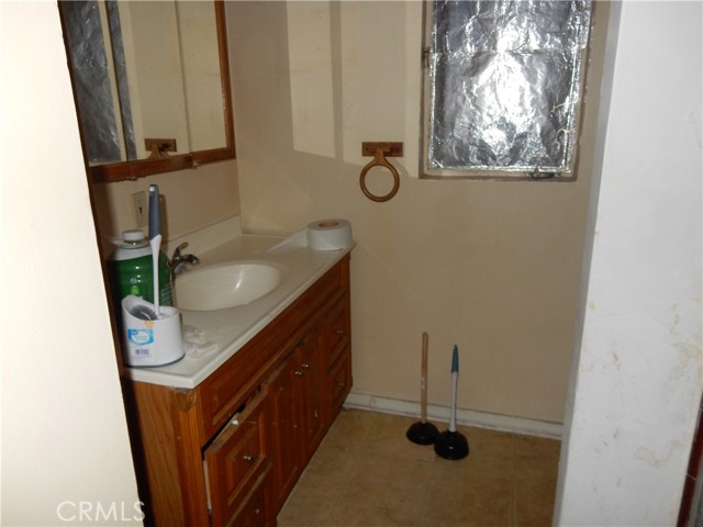 18206 Seville Avenue, Fontana CA: https://media.crmls.org/medias/90a9c2d2-cf72-4e5d-8fe2-ffa7cc555ee3.jpg