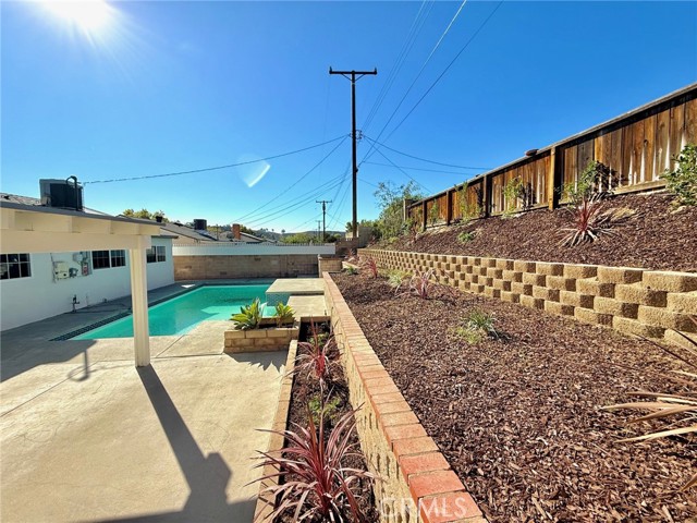 Detail Gallery Image 26 of 27 For 27215 Elias, Saugus,  CA 91350 - 4 Beds | 2 Baths