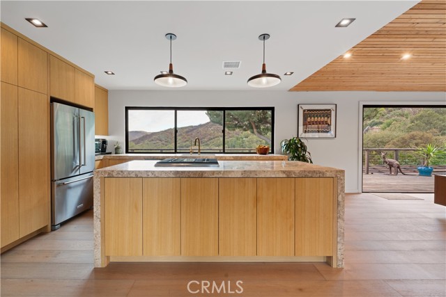 19778 Grand View Drive, Topanga CA: https://media.crmls.org/medias/90ab0458-401e-4485-bba5-fb73820cec76.jpg