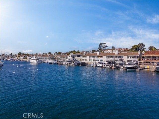 Detail Gallery Image 33 of 44 For 1033 Bayside Cove #106,  Newport Beach,  CA 92660 - 2 Beds | 2/1 Baths