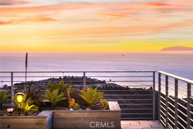 3355 Alta Laguna Boulevard, Laguna Beach CA: https://media.crmls.org/medias/90ae5836-f927-442d-8305-532e9c4b70dc.jpg