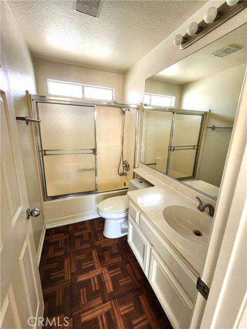 950 La Palma Circle, Corona CA: https://media.crmls.org/medias/90af7ae6-50f5-479c-ad64-e709aefb76d4.jpg