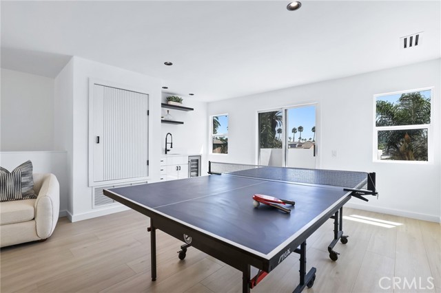 309 8th Street, Huntington Beach CA: https://media.crmls.org/medias/90afd727-670e-42d4-9af9-a3dc7d690dca.jpg