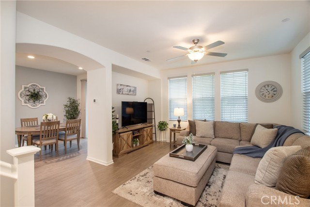 Detail Gallery Image 3 of 51 For 41985 Emelia St #301,  Murrieta,  CA 92562 - 3 Beds | 2/1 Baths
