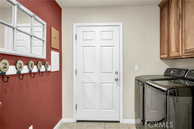 Detail Gallery Image 23 of 38 For 18695 Horseshoe Rd, Hidden Valley Lake,  CA 95467 - 3 Beds | 2/1 Baths