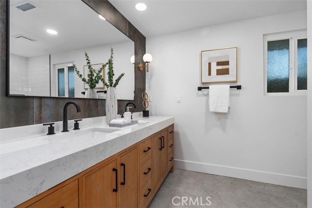 13762 Palace Way, Tustin CA: https://media.crmls.org/medias/90b29004-a031-4e1c-a3be-d6c2715b9f1c.jpg