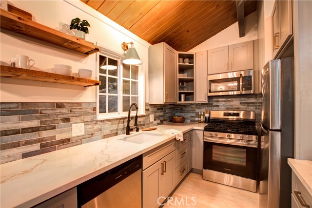 Detail Gallery Image 13 of 37 For 24174 Wabern Dr, Crestline,  CA 92325 - 2 Beds | 1/1 Baths