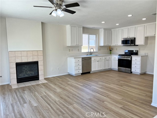 39293 Cayman Court, Murrieta CA: https://media.crmls.org/medias/90b38c4b-ce99-402a-a5a0-9c79d841efc3.jpg