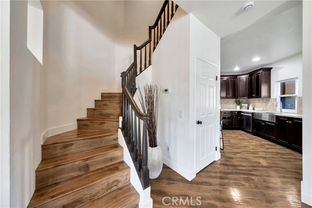 5104 E Henley Place, Orange CA: https://media.crmls.org/medias/90b48bf0-8524-4bf3-9add-c779b6b170cd.jpg