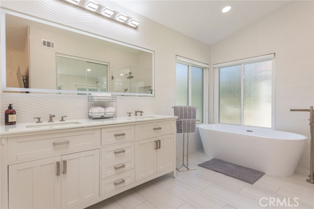 Detail Gallery Image 23 of 50 For 15535 Mallory Ct, Moorpark,  CA 93021 - 4 Beds | 2/1 Baths