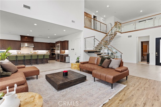 Detail Gallery Image 6 of 74 For 27526 Elderberry Dr, Valencia,  CA 91381 - 5 Beds | 5/1 Baths