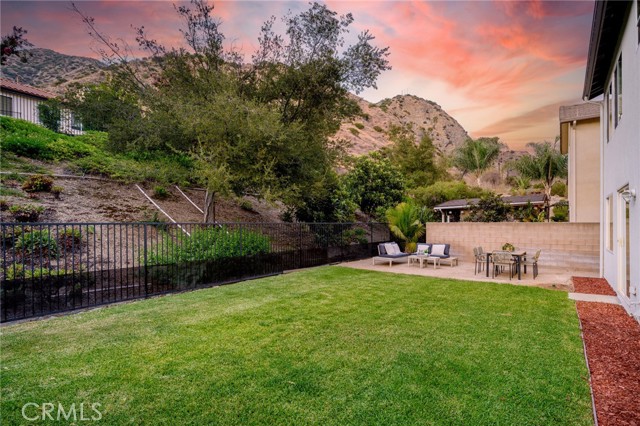 27 Silver Forest Court, Azusa CA: https://media.crmls.org/medias/90b7306c-fd0d-45e6-8836-be066440dc96.jpg