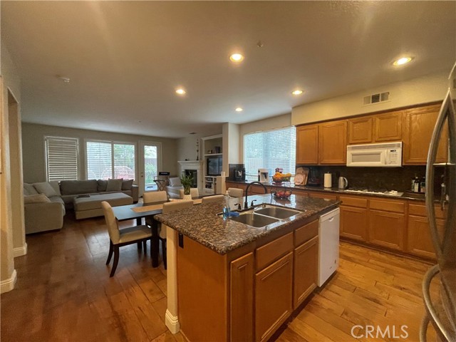 Detail Gallery Image 14 of 38 For 10 Acanthus, Rancho Santa Margarita,  CA 92688 - 5 Beds | 3 Baths
