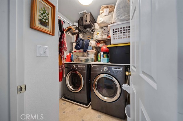 28314 Roman Court, Saugus CA: https://media.crmls.org/medias/90b921fa-267a-4dec-b2d1-65d06c81ed22.jpg