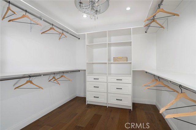 543 N Gardner Street, Los Angeles CA: https://media.crmls.org/medias/90b99cdd-8ba9-4b73-b29b-ed801cc19d90.jpg