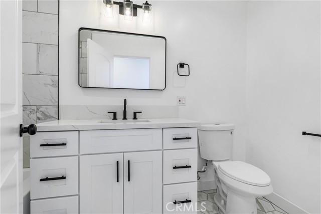 Detail Gallery Image 6 of 14 For 5706 Burnet Ave, Sherman Oaks,  CA 91411 - 3 Beds | 2 Baths