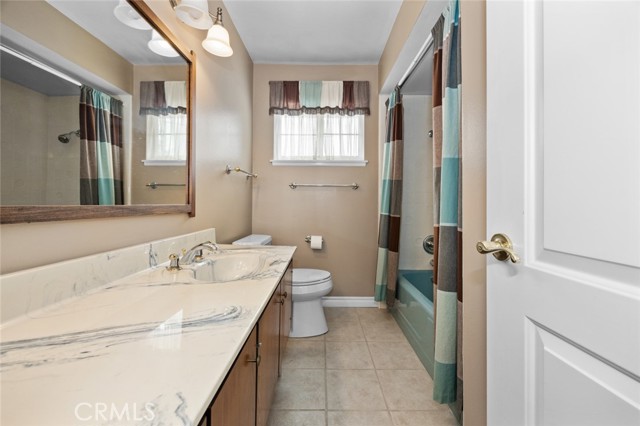 Detail Gallery Image 19 of 26 For 5302 Berkeley Ave, Westminster,  CA 92683 - 5 Beds | 2/1 Baths