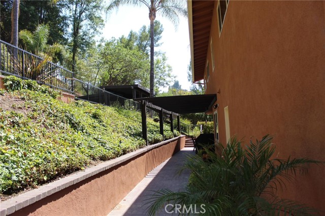4400 Portico Place, Encino CA: https://media.crmls.org/medias/90baab2b-8727-4e21-80d4-98147d308c97.jpg