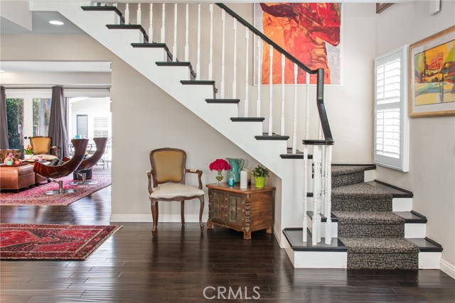 4323 Laurelgrove Avenue, Studio City CA: https://media.crmls.org/medias/90bba9b5-a2d1-42eb-8027-ff613d330958.jpg