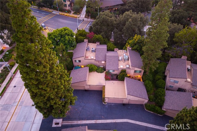 242 N Orange Grove Boulevard, Pasadena CA: https://media.crmls.org/medias/90bbaab8-e0d1-4d6a-ba9d-8450481c0872.jpg
