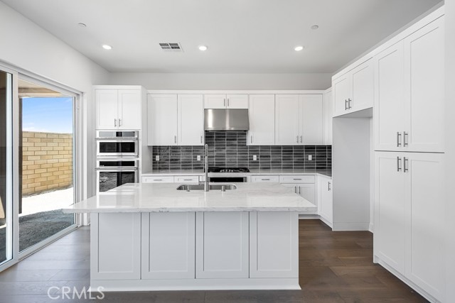 240 Lily Loop, Irvine CA: https://media.crmls.org/medias/90bfb416-8b24-45a7-9dc3-bb92bf688d48.jpg