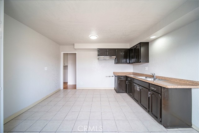 Detail Gallery Image 7 of 24 For 1308 E Oaks St #C,  Compton,  CA 90221 - 3 Beds | 2 Baths