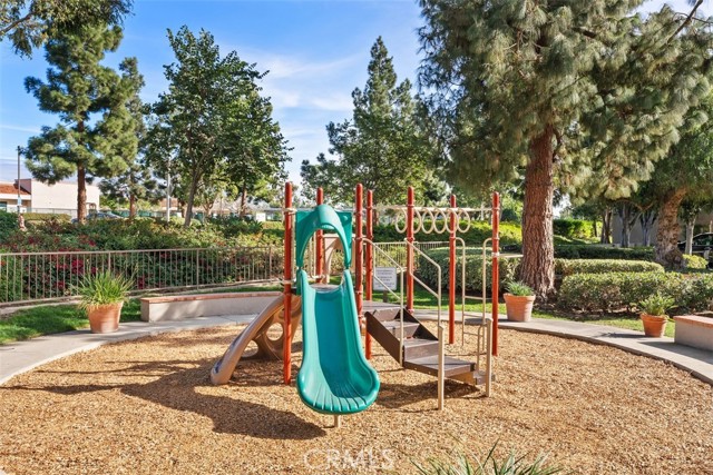 Detail Gallery Image 24 of 25 For 2800 Keller Dr #309,  Tustin,  CA 92782 - 2 Beds | 2 Baths