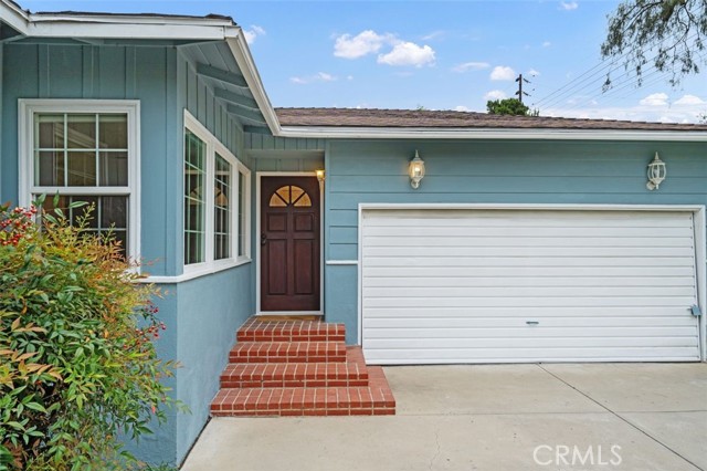 Detail Gallery Image 2 of 14 For 5529 Fallbrook Ave, Woodland Hills,  CA 91367 - 3 Beds | 1 Baths