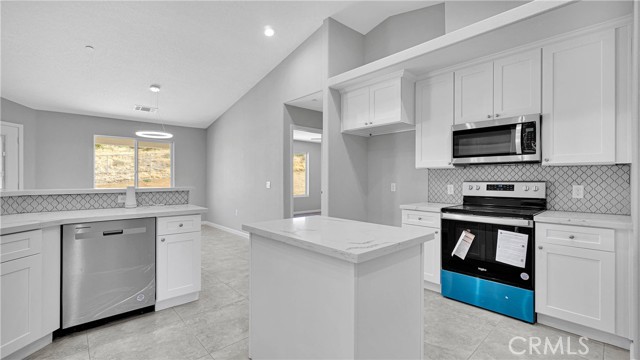 7939 Lassen Avenue, Hesperia CA: https://media.crmls.org/medias/90c15790-a766-4f63-a243-4b3439ab5d75.jpg