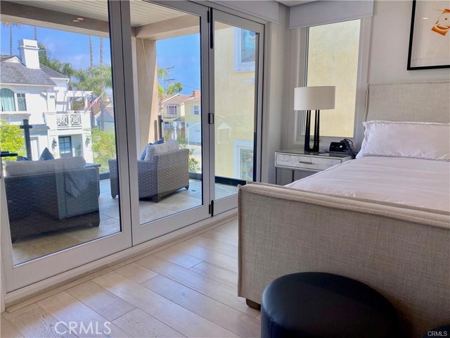 Detail Gallery Image 15 of 26 For 203 Sapphire, Newport Beach,  CA 92662 - 3 Beds | 3/1 Baths