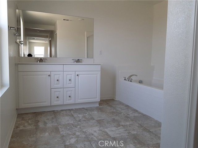 21108 Bison Mesa Road, Riverside CA: https://media.crmls.org/medias/90c1629c-ee9e-4a71-9cc8-58a0e179e663.jpg