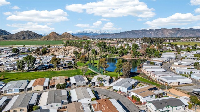 5001 W Florida, Hemet CA: https://media.crmls.org/medias/90c2d530-9f69-449f-8017-f49c4acc569c.jpg