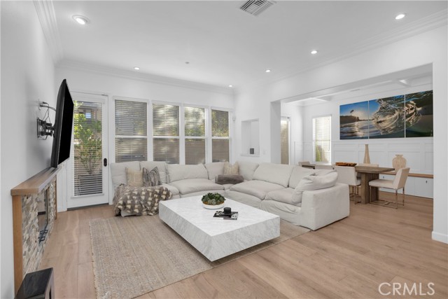 Detail Gallery Image 18 of 61 For 21331 Balerma Ln, Huntington Beach,  CA 92648 - 4 Beds | 3/1 Baths