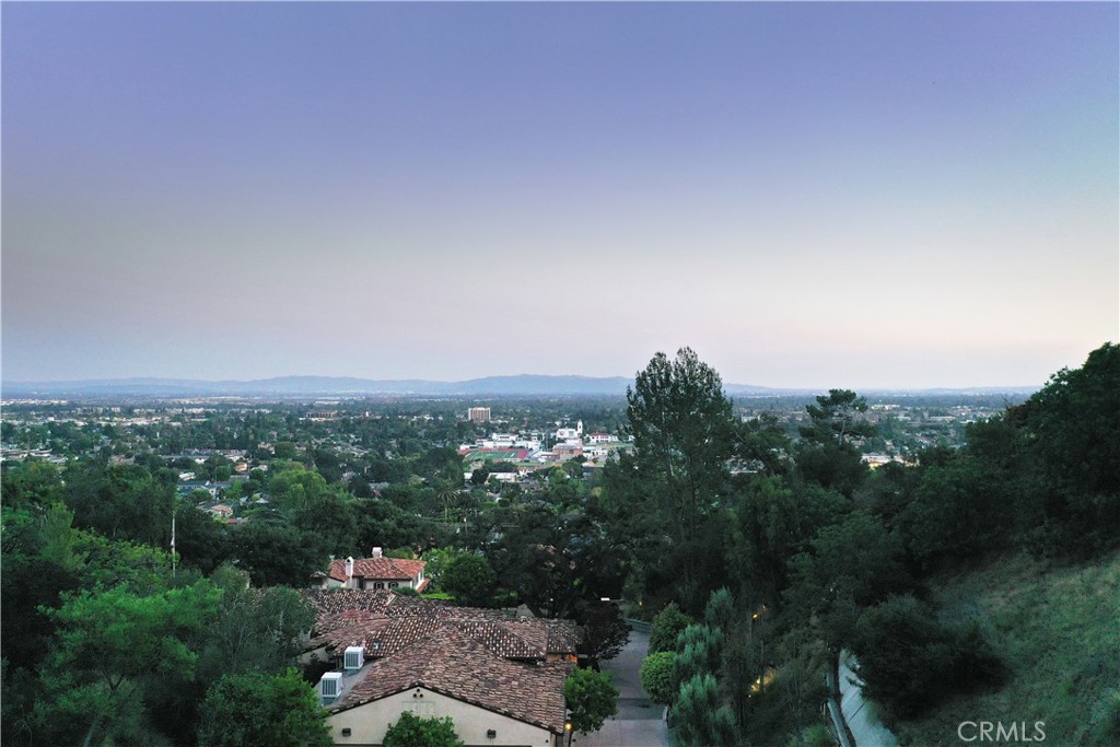 https://media.crmls.org/medias/90c36820-5349-41ab-b4e0-868833f87fcd.jpg?preset=X-Large