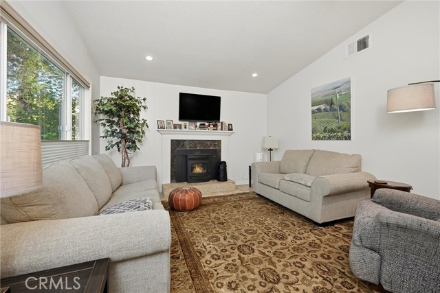 Detail Gallery Image 4 of 46 For 19453 Mountain Meadow North, Hidden Valley Lake,  CA 95467 - 3 Beds | 2 Baths