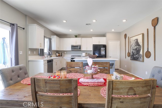 Detail Gallery Image 8 of 38 For 28307 Memory, Winchester,  CA 92596 - 4 Beds | 3/1 Baths